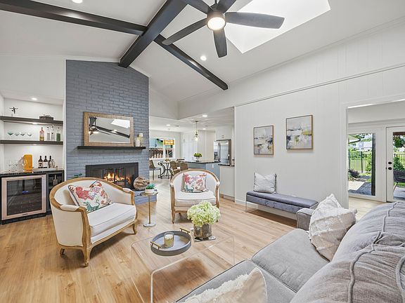 2nd image of 10018 Cromwell Dr
