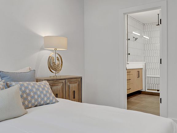 5th image of 3620 San Jacinto St #105