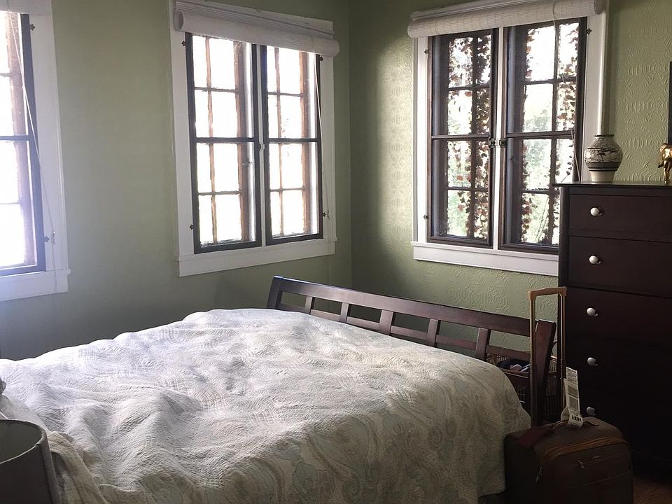 1st image of 1323 Grainger Ave