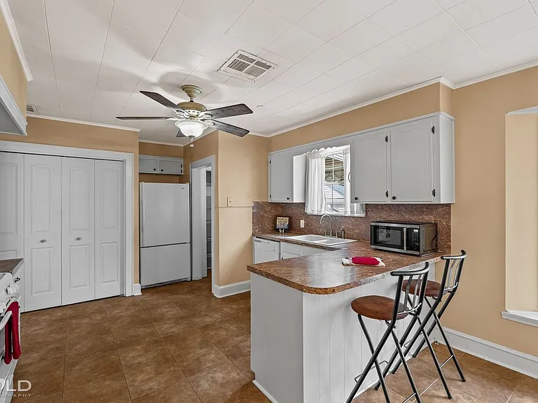 266 Carrollton Ave — Photo 23