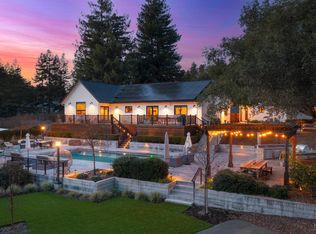 211 Burgundy Rd, Healdsburg, CA 95448