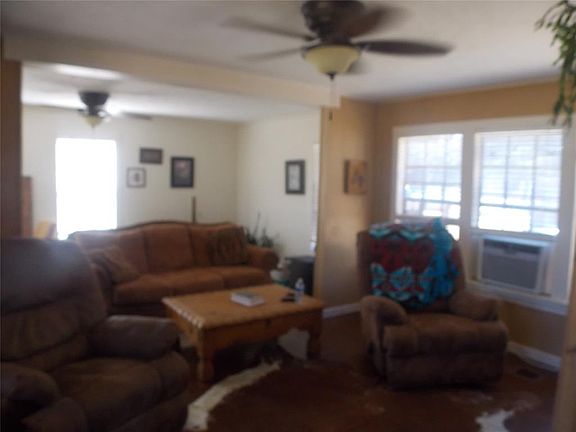 5th image of 214 Threatt Ln