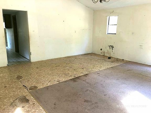 3rd image of 8295 Dixon Rd