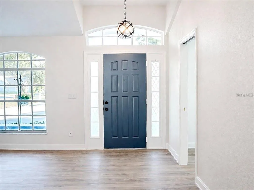 3 bed, 2.0 bath, 1624 sqft, $2,600 — Photo 3