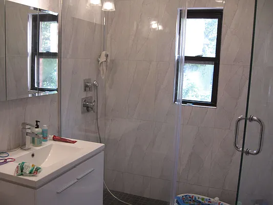 Rented by 18 REALTY | media 18