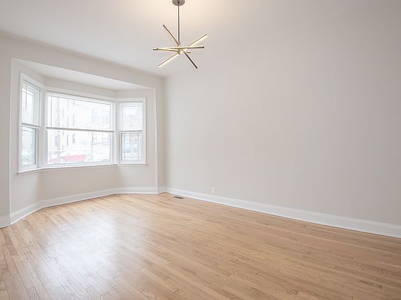 Spacious living room