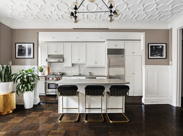 200 West 54th Street image 2 of 17