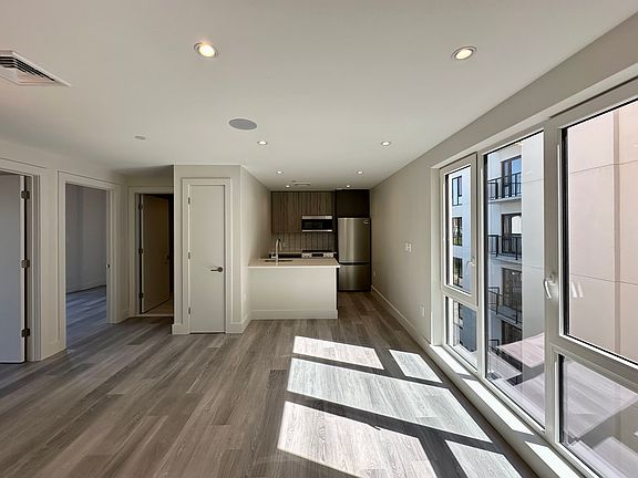 5th image of 880 Rogers Ave Unit 4J