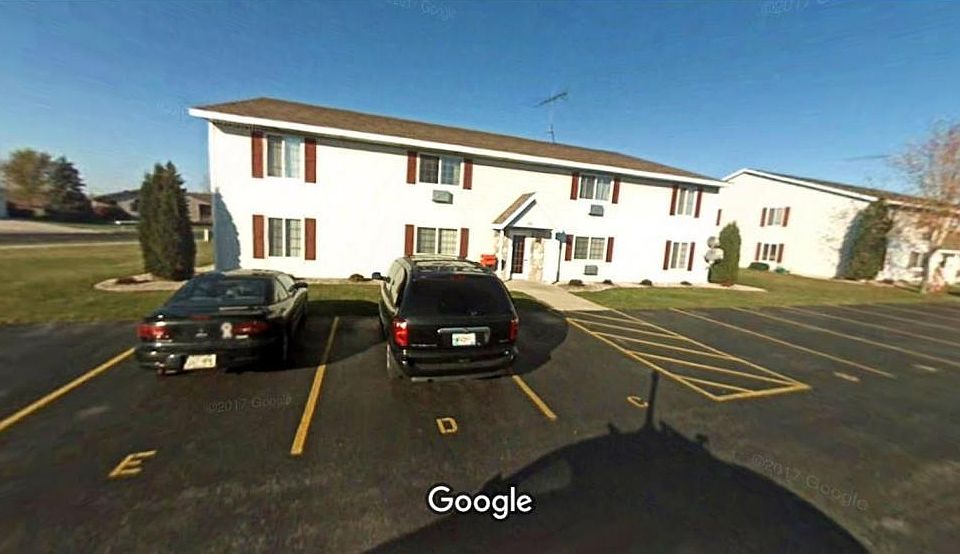 1st image of 1418 Meadow Ln APT B