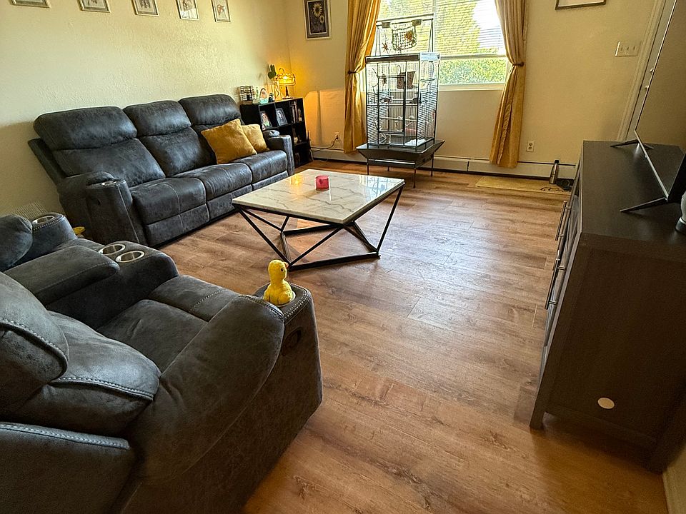 Main Floor:
With the neutral colors it's easy to design and make it your own.