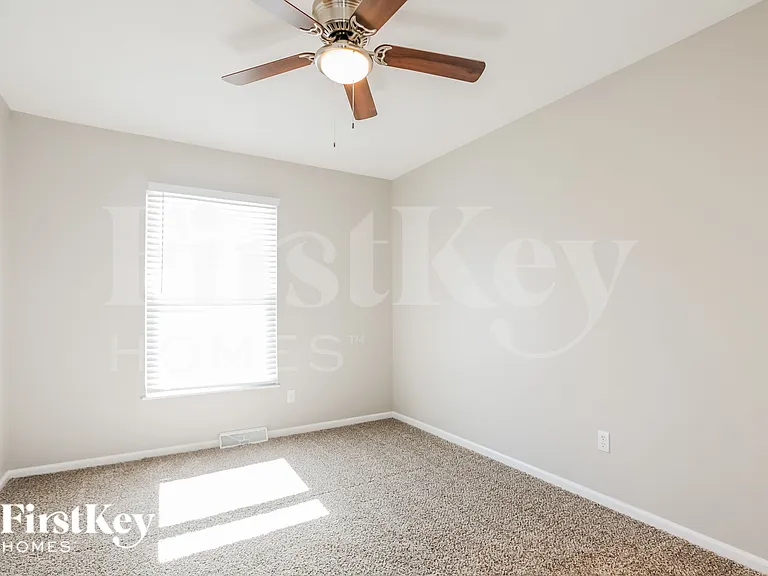 8418 NW 68th St — Photo 15