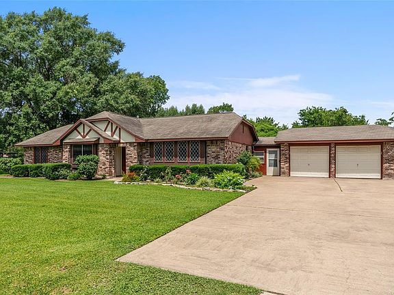 2nd image of 603 Holly Dr