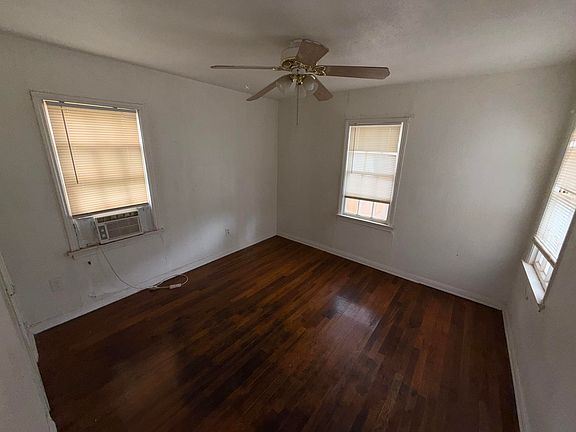 4th image of 2416 31st St #2416