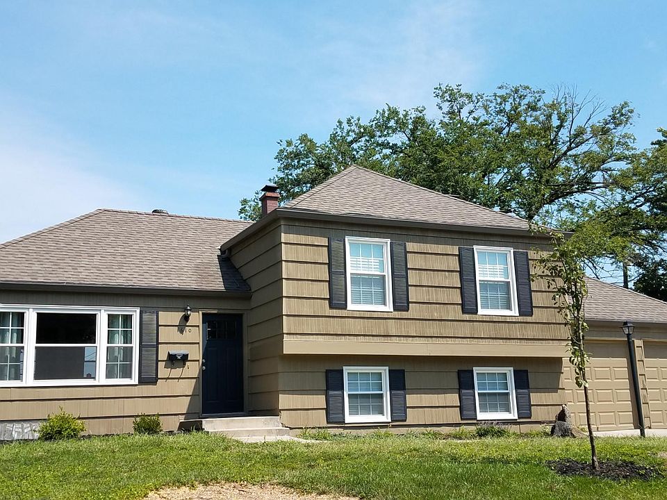 1610 NE 65th Terrace-Located at the end of a cul-de-sac.