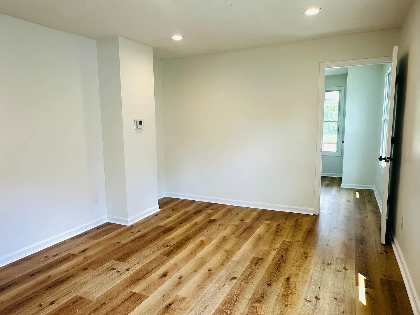 Convenient 2 BR / 1 BA Duplex Unit with Shared Front Porch — Photo 3