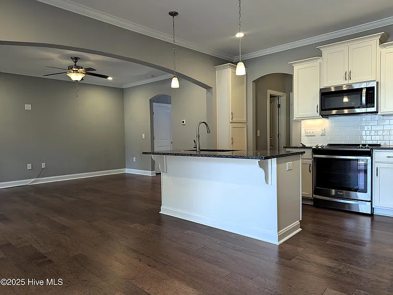 673 S Ashe St — Photo 7