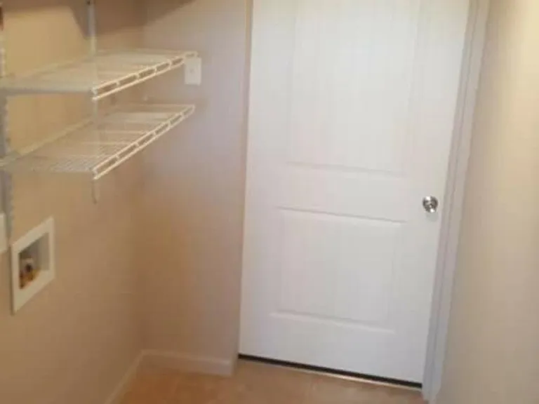 245 Jennifer Ln #B — Photo 8