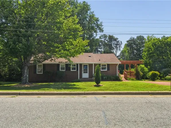 1011 Duggins St, Kernersville, NC 27284