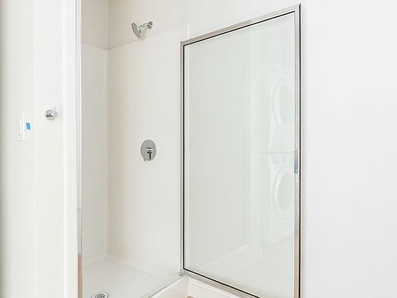 5th image of 2210 E Cherry St #611