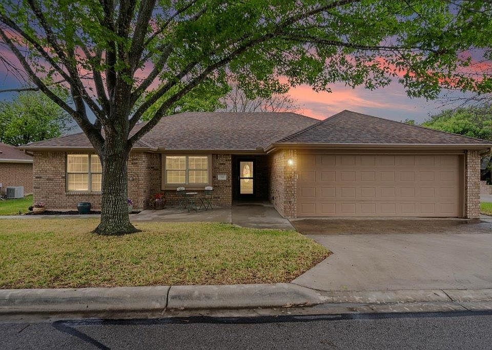 1st image of 710 Cottonwood Drive