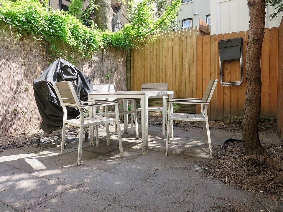 1st image of 398 8th St APT 1L