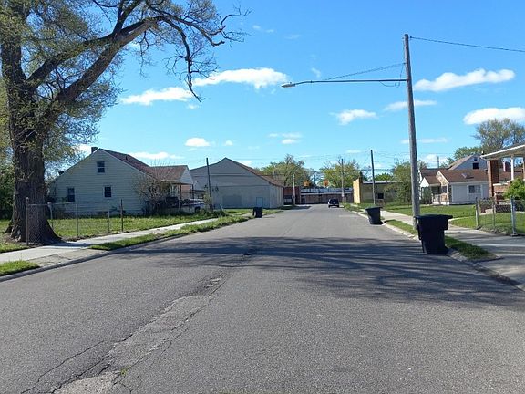 5th image of 19207 Hull Ave