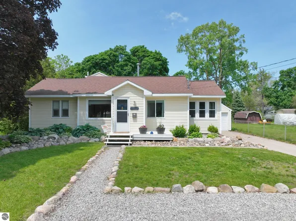 1323 E High St, Mount Pleasant, MI 48858