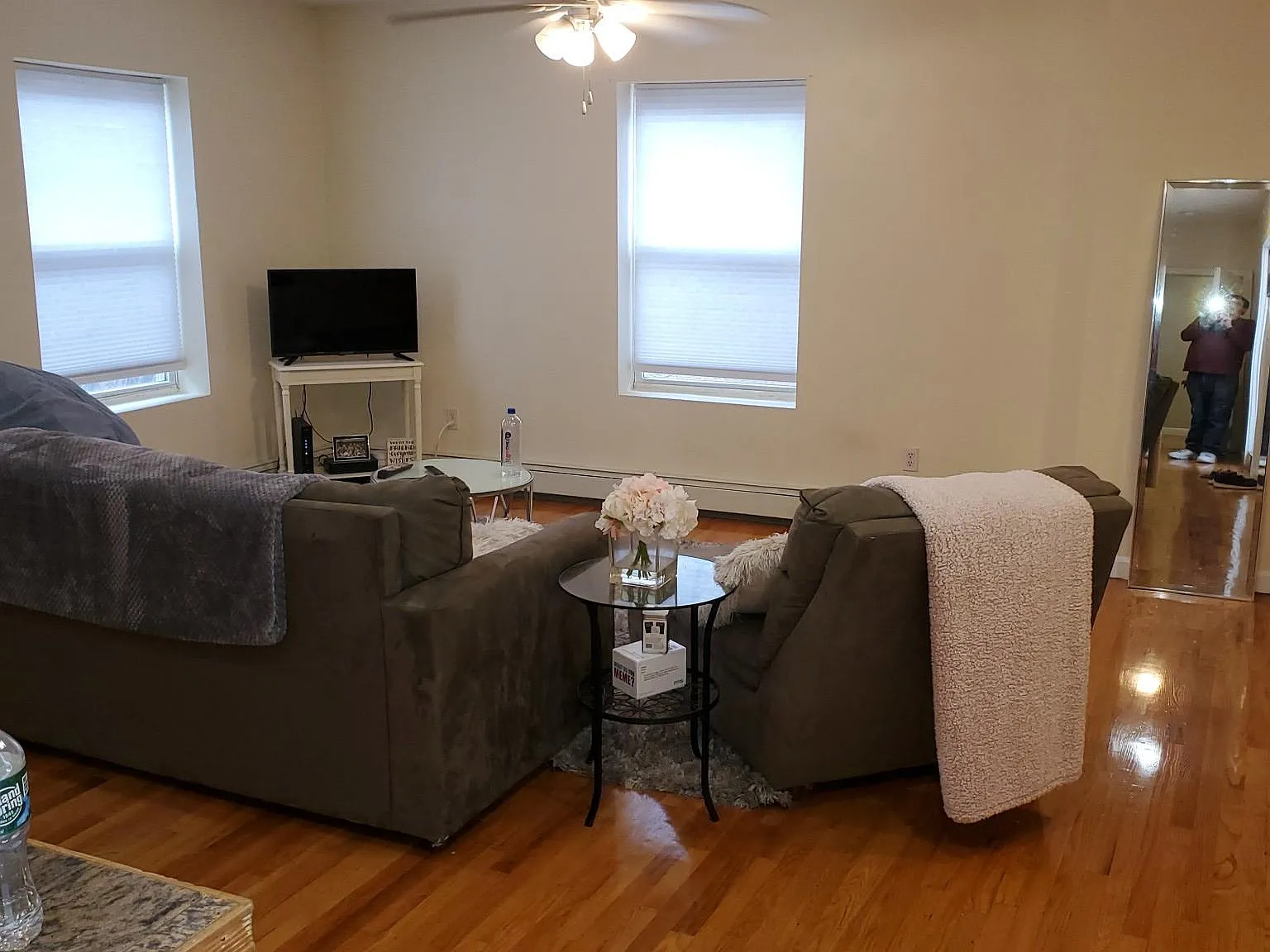 2 bed, 999 sqft, $3,500 — Photo 2