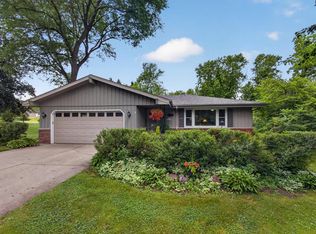 N2W27268 Lyles DRIVE, Waukesha, WI 53188