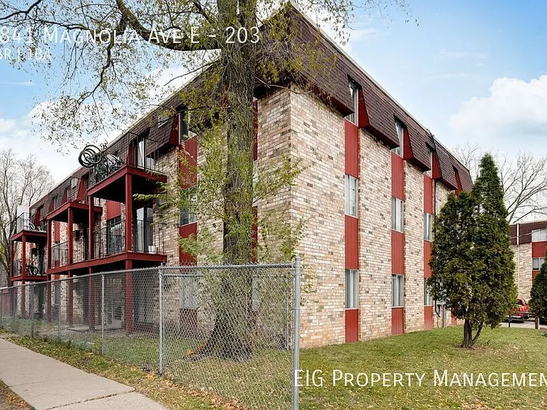 1067 Van Dyke St — Photo 14