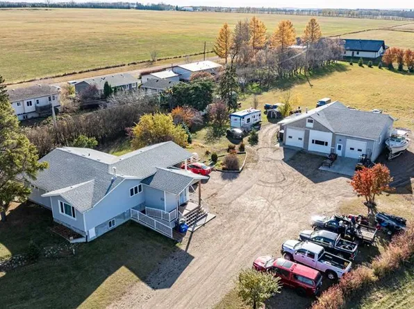 4301 W 39th Ave, Ponoka, AB T4J 1B1