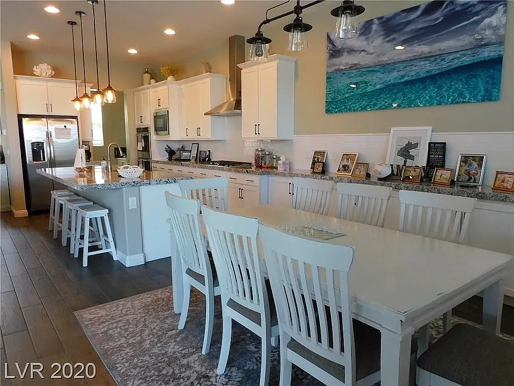 Building Photo - 6418 Indra St