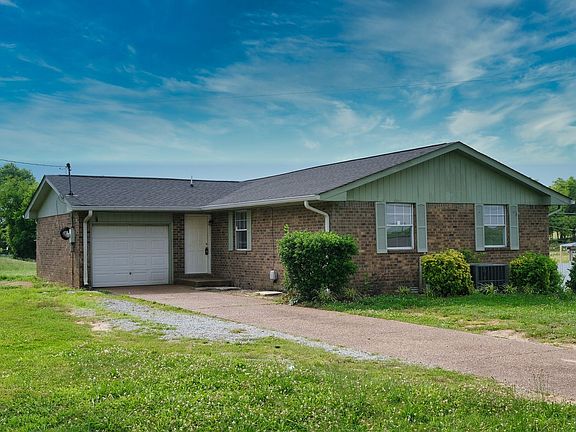 2nd image of 104 Walnut Crest Dr
