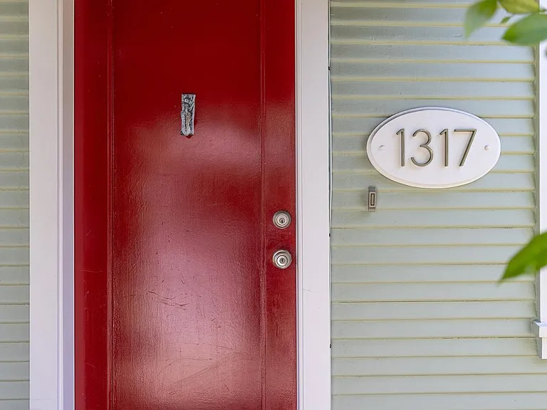 1317 C St — Photo 12