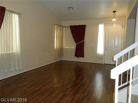 5th image of 902 Park Walk Ave