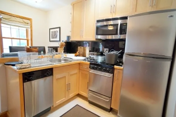 Rented by Compass | media 33