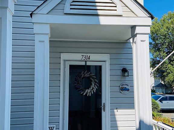 3rd image of 7314 Meadow Glen Dr #604
