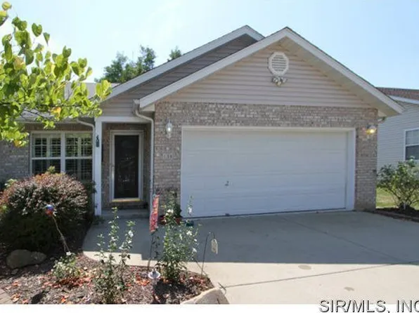 136 Rolling Oaks Dr, Collinsville, IL 62234
