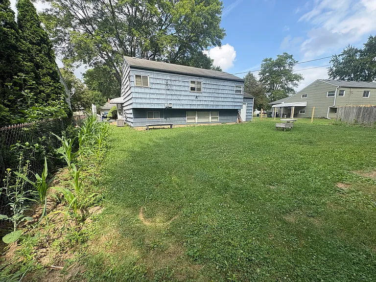 1228 Country Club Rd — Photo 7