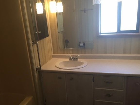 5th image of 5610 88th St E