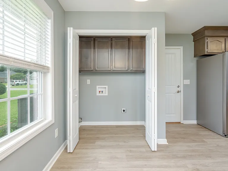 2860 Foxcroft Cir — Photo 13
