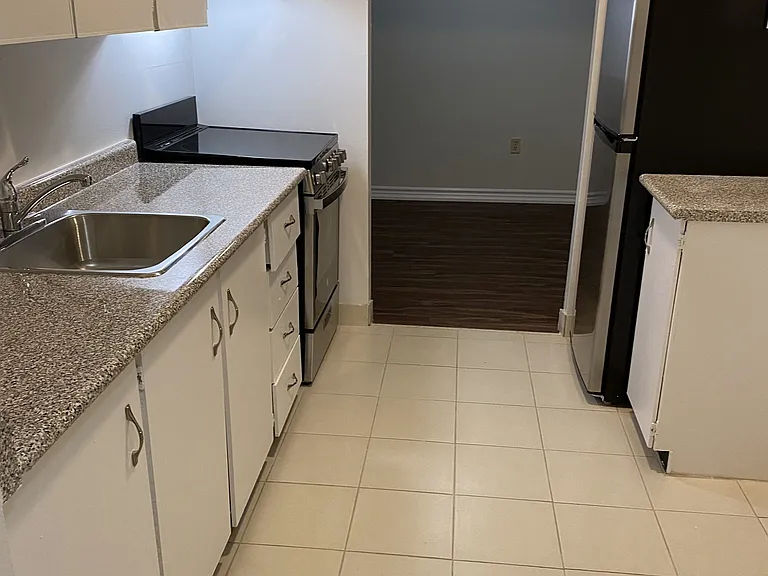 120 Elm St — Photo 9