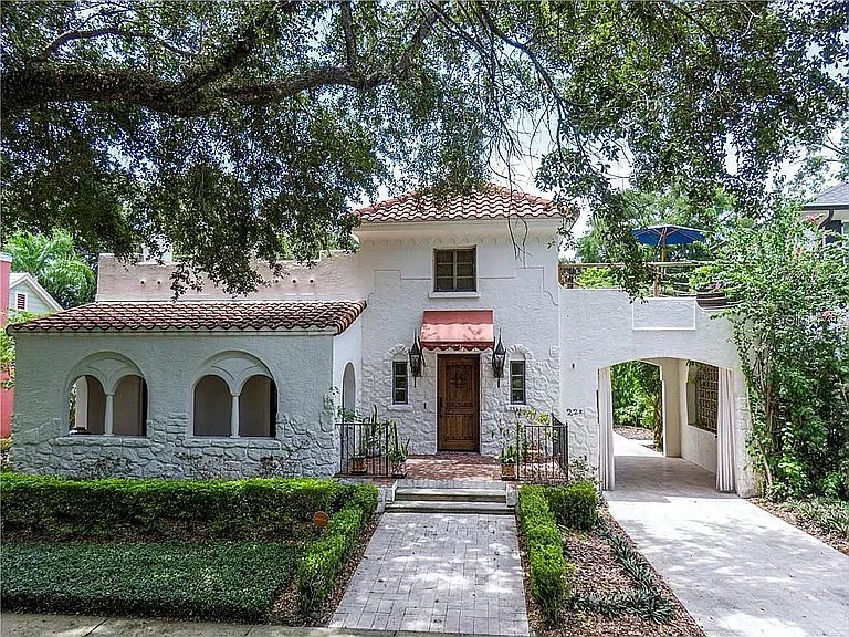 222 Thornton Ln
