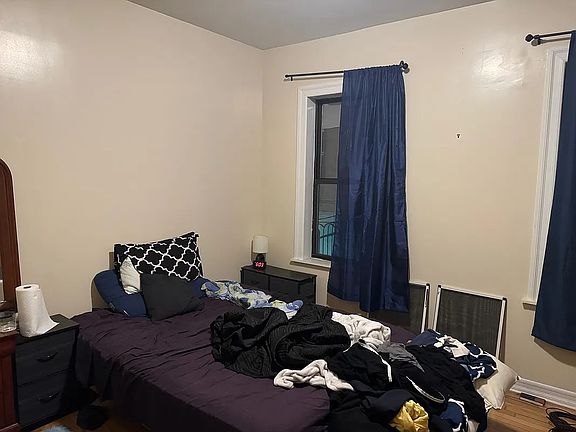 3rd image of 715 W 170th St #20