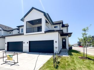 214 NE Doe Pointe Ln, Ankeny, IA 50021