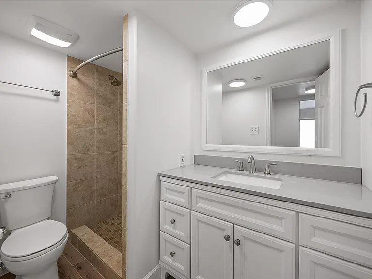 3131 Cummins St #3 — Photo 18