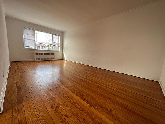 4th image of 4241 209th St Floor 2