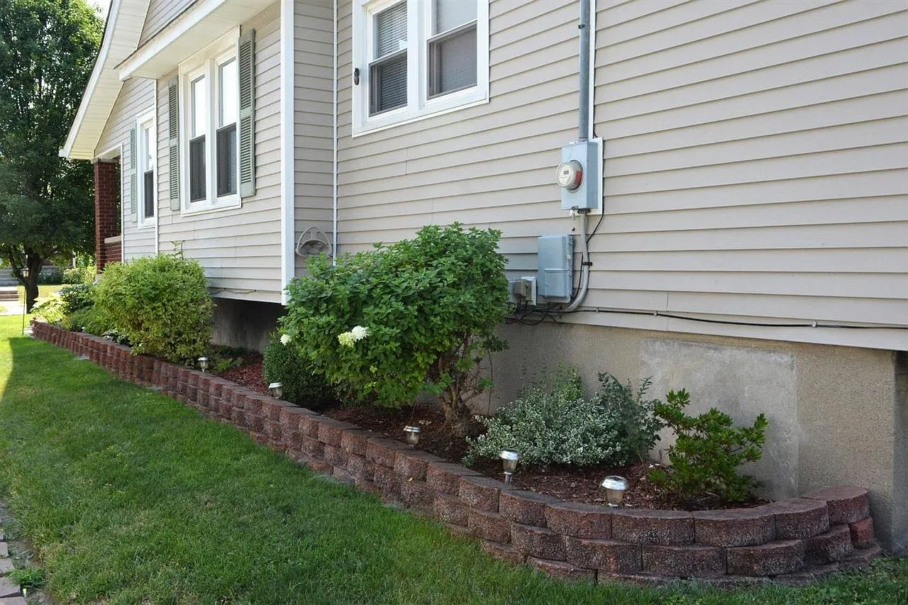 3 bed, 1370 sqft, $1,895 — Photo 4