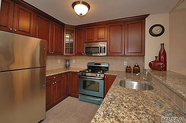 Sold by Douglas Elliman | media 19