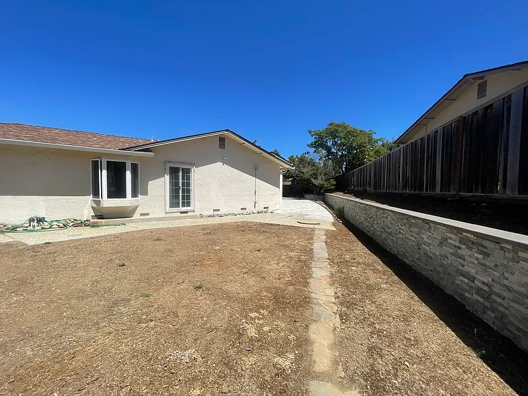 1150 Stafford Dr — Photo 45